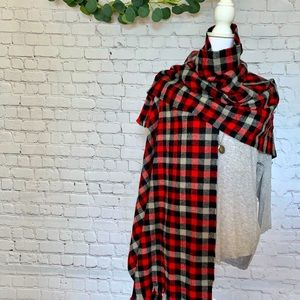 Cozy oversized scarf from the Gap black red and ivory plaid